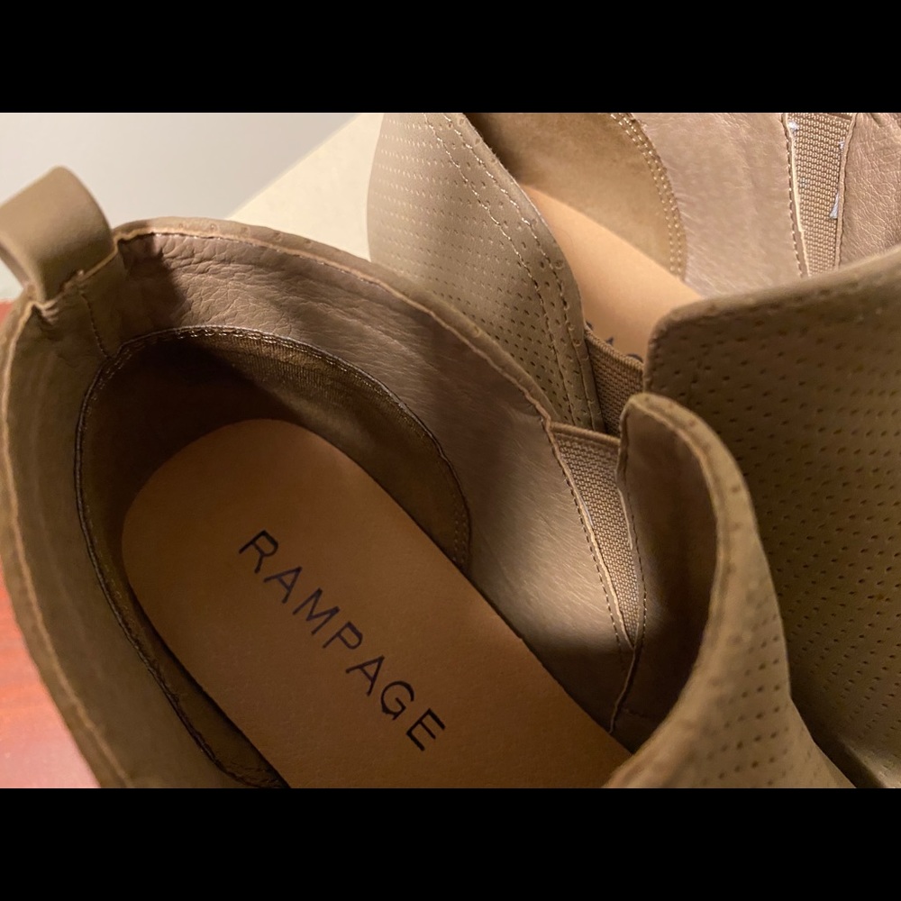Suede Rampage booties - Picture 2 of 4